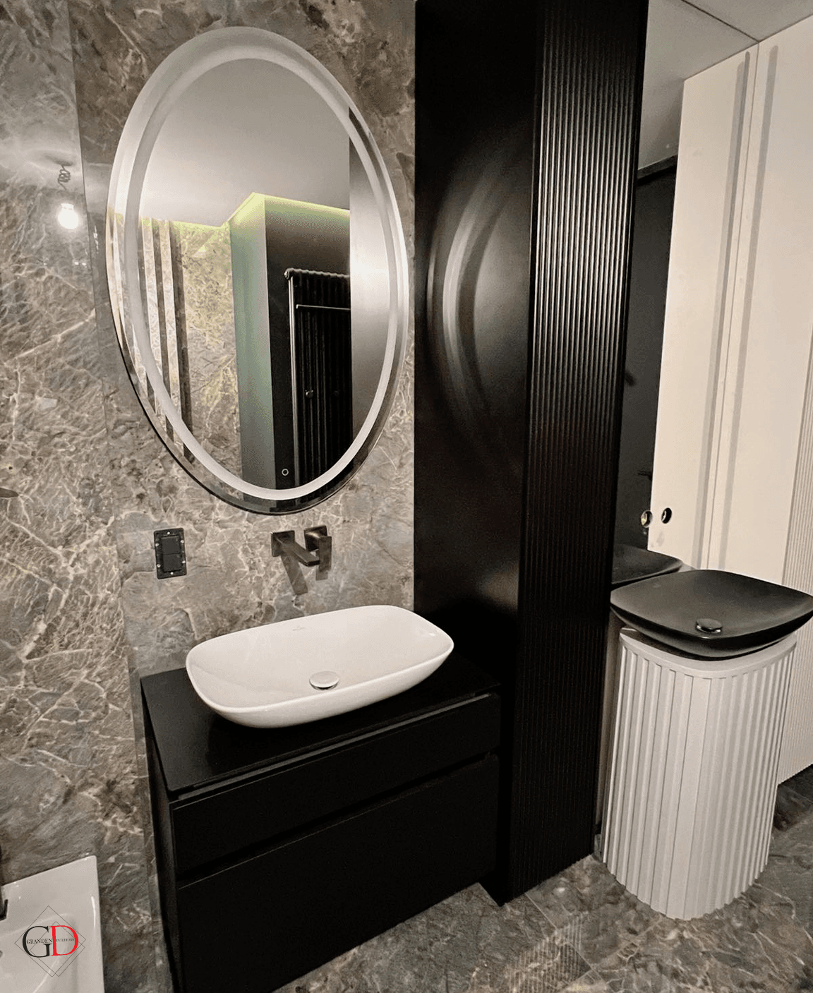 Baie compactă negru mat — GranDen