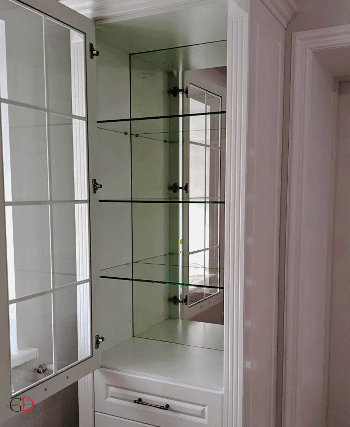 Living clasic cu mobilier alb - fotografie 2