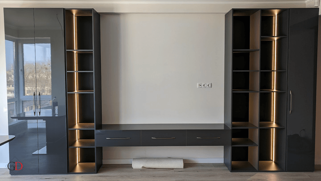 Mobilier TV cu vitrine iluminate - fotografie 1