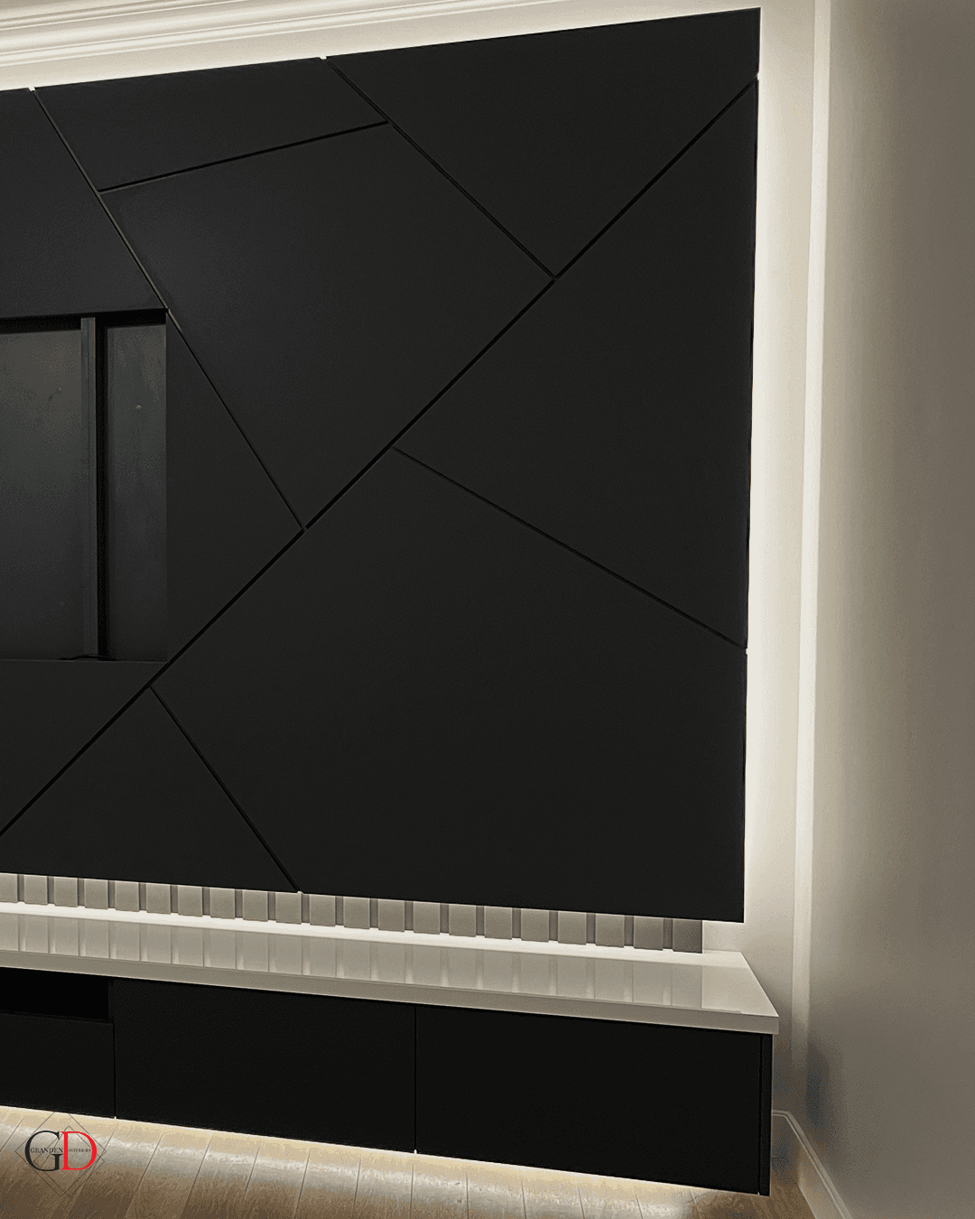 Panou TV negru cu LED - fotografie 1